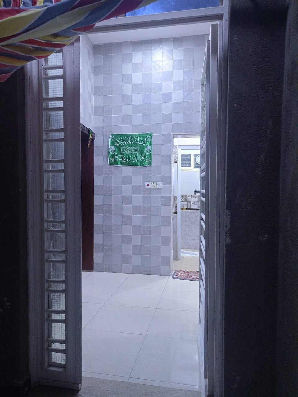 🏠 دار للبيع جدا نضيف ✨

📍 الموقع: القشلة قرب مدارس الوقف الشيعي
📐 المساحة: 150 متر
🏗️ سنة البناء: 2021
🧱 البناء: كونكريت مسلح
📄 الطابو: زراعي نقل اسهم باسم صاحب الدار

🔹 مواصفات الدار:
غرفتين نوم
صالة
مطبخ حار وبارد
براني
صحيات داخلية وخارجية

📞 للاستفسار الاتصال على الارقام:
‏‪***********‬‏ حجي ستار الظالمي
*********** محمد ستار

📍 عنوان المكتب:
سوق القشلة مباشر
مكتب العدالة للعقارات
