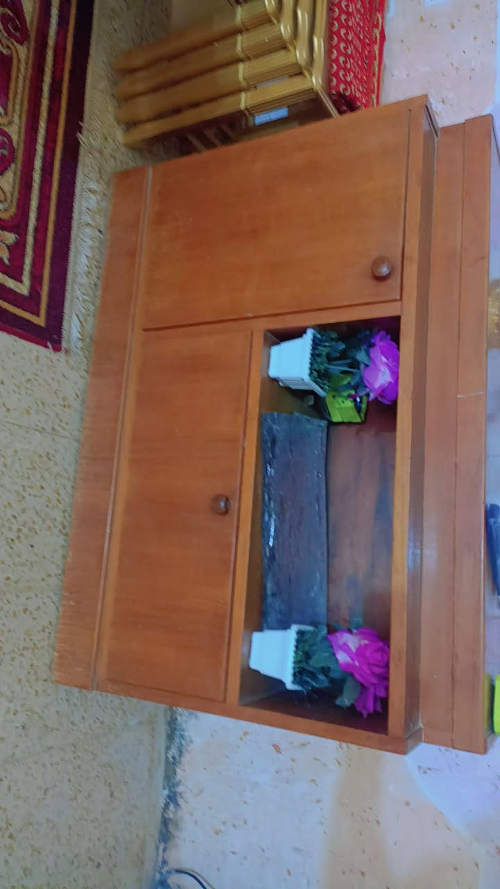 السلام عليكم غرفه للبيع ٦باب صاج نظيفه ظهر جرجوبه
العنوان كاطون الرازي 
السعر 750بيه مجال
الاستفسار عن الرقم ***********
