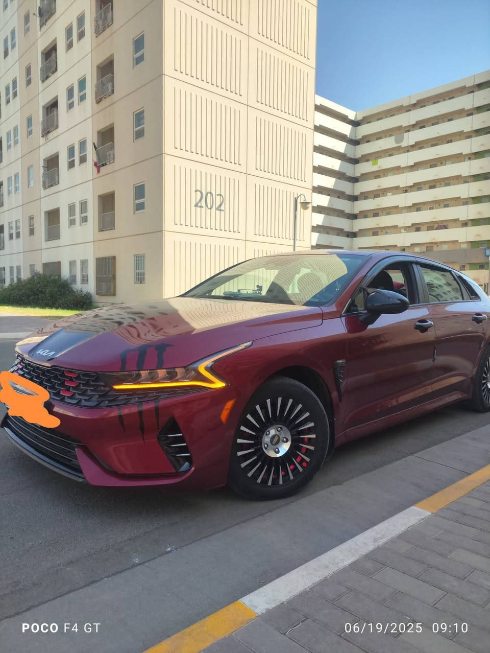 سلام عليكم ورحمة الله وبركاته
K5 2022 للبيع تحويل ثاني يوم سياره بسمي
فول مواصفات عدا الفتحه والكشنات معروفه مواصفات K5 ميحتاج اكوله السياره نظيفه كولشش مناقصه شي كبل شغل واطلع سياره مال جنايه علكد بس الدوام اروح و ارجع
عليها هواي إضافات سياره متعوب عليها وشوفتك عينك تجي اتشوفه عجبتك اخليك على راسي معجبتك ان شاء الله تلكه غيره
الحادث مالته دعاميه واكعه هي البلاديه مالته امرجعه واكو طخه امرجعه على بارد وعندي بالعراق صارت طختين بسيط لا فاتح باب ولا امبدل اي قطعه كلها بلادي 
رقم الشاصي حته تتأكد من عنده 5XXG14J24NG114821
السعر 183 وبيه مجال بسيط 
مكاني بغداد الامين الثانيه 
الرقم للتواصل ***********
