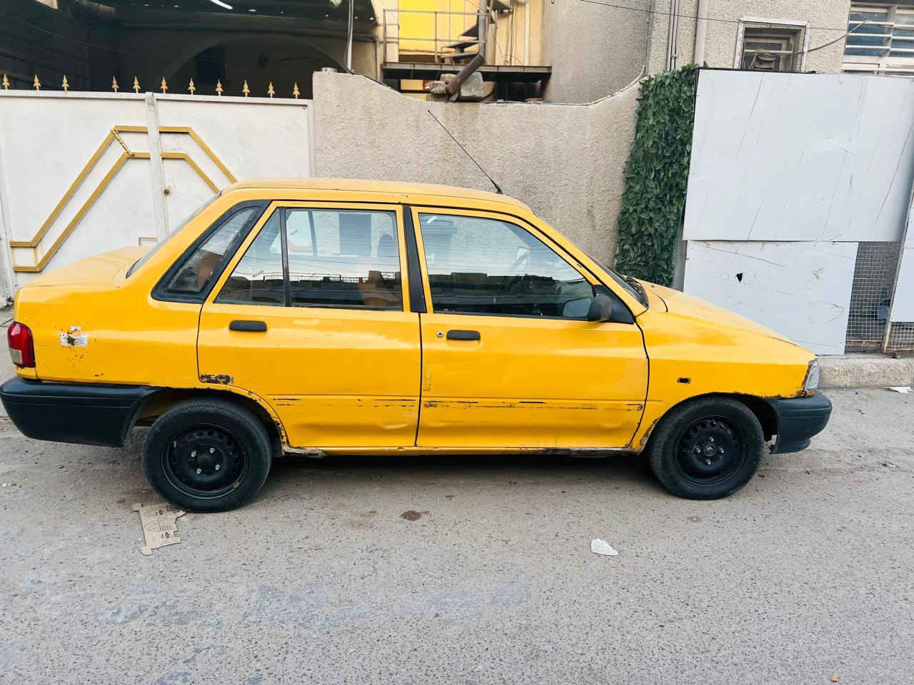 السلام عليكم
سياره خير من الله كير مكينه 
تبريد شغاله هيئة وغرمات مصفره سعره 18 ورقه وبيه مجال مكان بغداد حي الجهاد ***********
