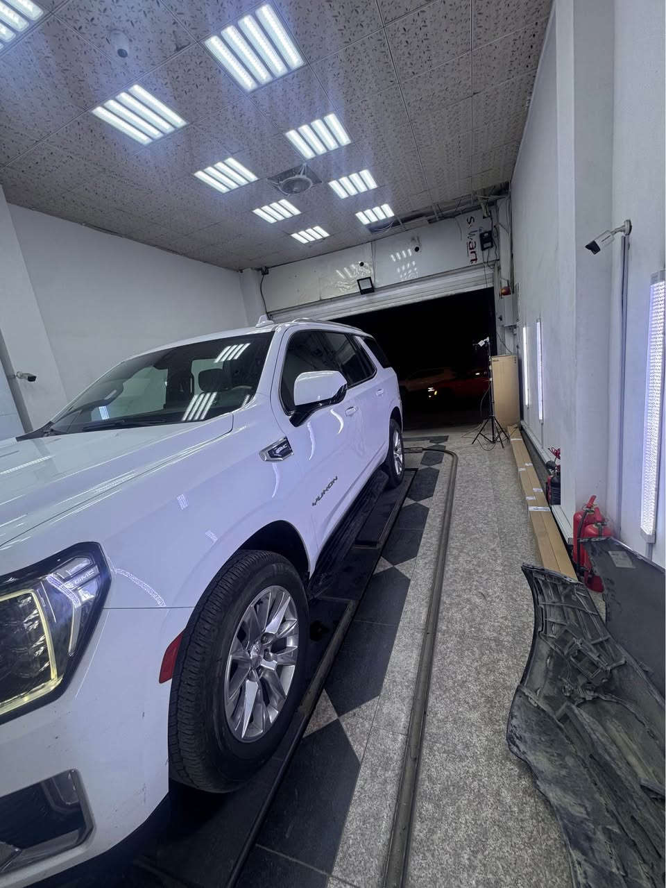 يوكن CMC وارد امريكي 
SLE 
السياره ماشيه 122 
لا يوجد حادث تقرير غرق 
وسونار مرفق في النشر
هاتف ***********0 البصرة, العراق
