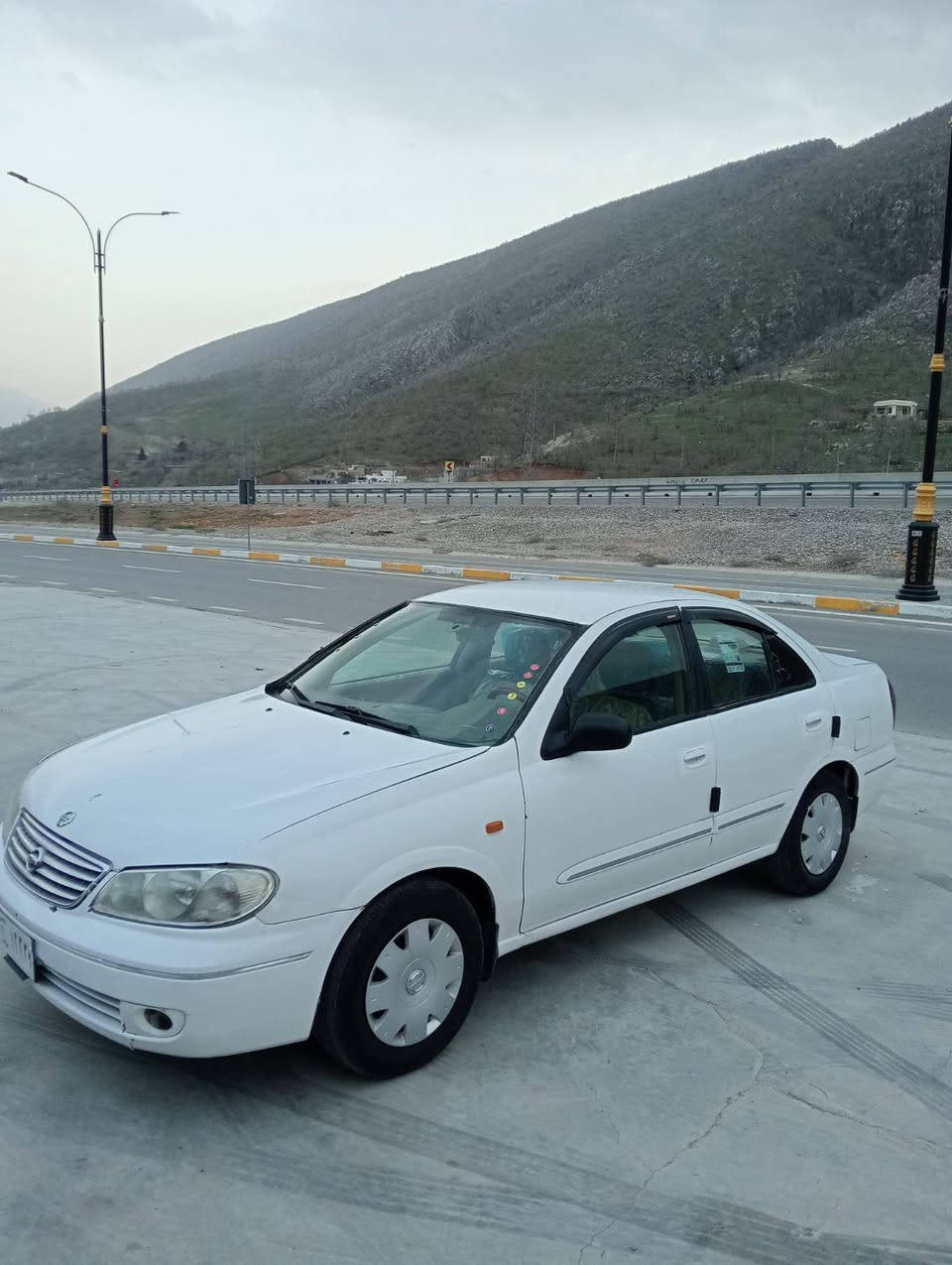 بسم الله الرحمن الرحيم ,,,,,,
نیسان سەنی 2007 یابانی  ساخ 
مەنەفێست وو کتاب مەزایدە 
ناو زەرد جام کارەبای 
تەبرید ساردوو گەرم 
 جوار تایە نوێ 
توندو تۆڵە یەک دینار مەسرەفی نیە 
گێرو مەکینە بەشەرت 
کەمەک سبوخی هەیە 
بێ ڵێدران   یەک روبح مەسرەفی نیە  سحری 47 کەمەک مجاڵ 
ژمارە   *********** زین 
*********** کۆڕەک
