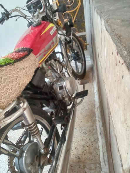 ماطور ايراني 2020تنكر سلف وللبصرة كامل من كلشي بس كيج السرعة ما يشتغل بدون اوراق اقتصاي بالبانزين حيل حيل
السعر 550الف وبي مجال بسيط مكاني بروانة الهضبة ***********
