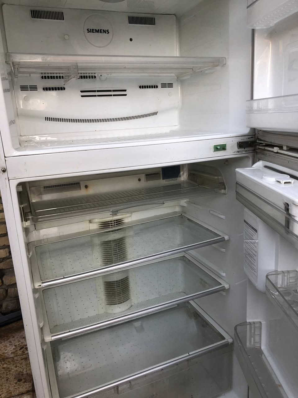 السلام عليكم 
ثلاجه بخاخ نوع سمنز حجم كبير 
بيه مشكله تبرد وتفصل المصلح يكول فيوزات 
ابيع ع وضعها سعر ١٥٠ مكان ناصريه مركز الاستفسار خاص


**إذا كنت صاحب هذا الإعلان وتريد حذفه لأي سبب، رجاءا أرسل رسالة إلى الدعم الفني**