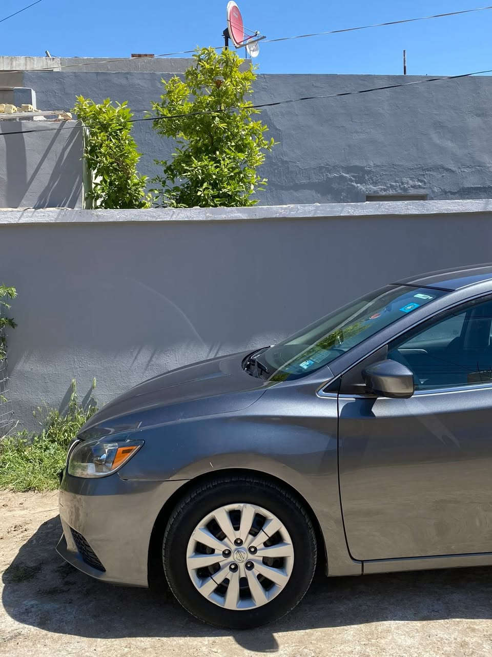 السلام عليكم نيسان سنترا
السيارة بسمي 
ماشية ٥٢ الف ميل 
السياره بدون اي نقص 
السياره مكفوله ماعدا شبر ب جامرلغ مرجع بارد ومصبوغ ع كده مثل ما موضح بالصور غيرها السياره مكفوله 
السعر 116وبيها مجال مكاني بعقوبه
 ***********
