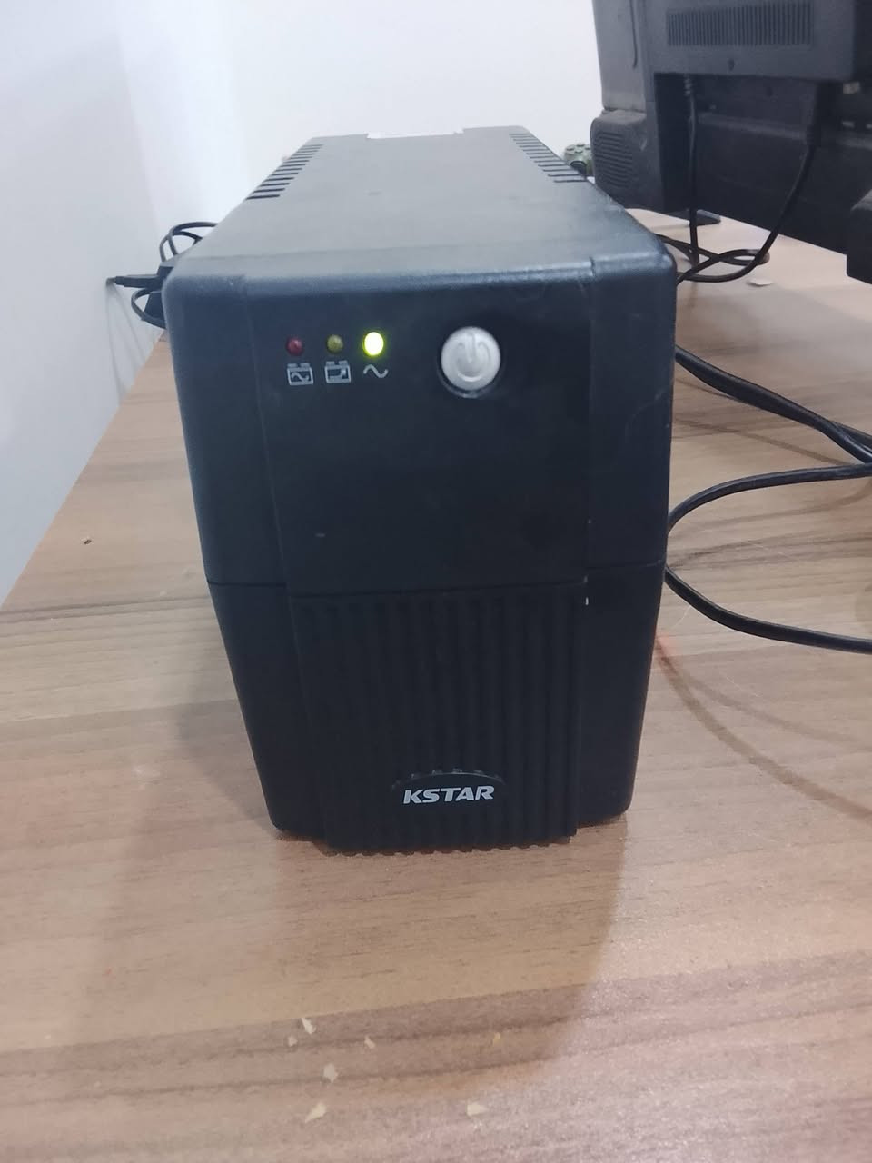 السلام عليكم بلي فور للبيع ما مفتوح ما مهكر  ويا ٢ جوستك  اصلي وتجاري وقرص جي تي اي و يو بي اي ذاكره ٤٠٨ نسخه اوربي و ما داخل تصليح 
السعر ٢٠٠ الف ولا دكول هواي لأن ويا هواي شغلات 
واتساب ***********
