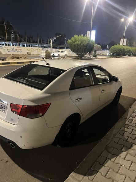 كيا سيراتو 2012 وارد خليجي
السلام عليكم سيراتو 2012 وارد خليجي 
السيارة نضيفة جداً من ناحية الگير والمحرك والصدر مكفولات
محرك 1600 دوش ماشية 113 الف كيلو متر استخدام شخصي 
بيها طخه بسيطة بالبنيد موضحها بالصور (البنيد بدون اي صبغ)
السونار مرفق بالمنشور تفاصيل القطع المصبوغة البيها
سنوية جديدة ولوحات جديدة صاحب السيارة عربي بيتهم في بغداد جاهز للتحويل او الوكالة + مكان السيارة بغداد ساحة عدن
السعر 100 مجالها بسيط جداً
***********
