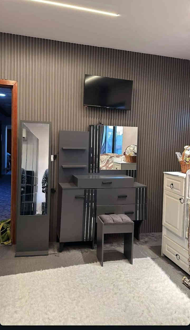 معرض اثاث الشكور غرفه نوم للبيع نضافة الغرفه 100/100تتكون من 9قطع عنوان موصل قادسيه قرب ملعب المواج توصل خاص *********** واتساب وتصال
