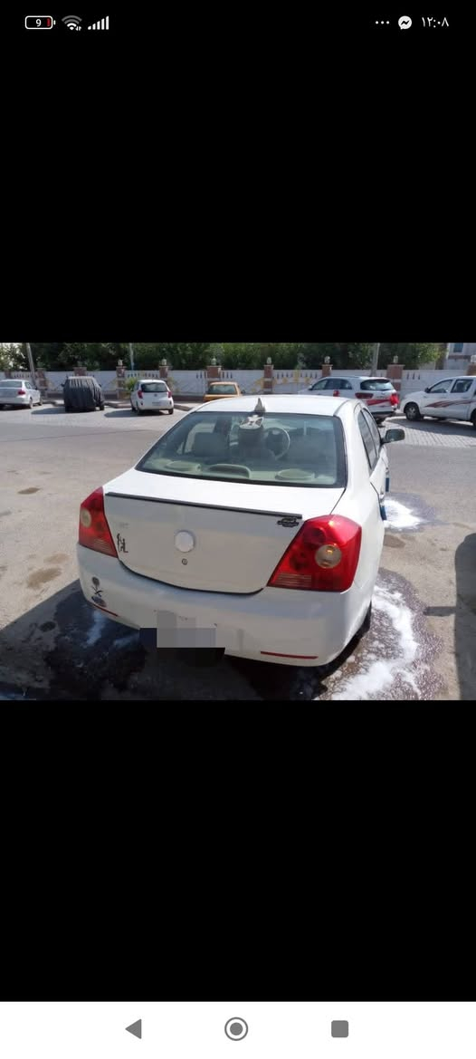 سلام عليكم  سياره جيلي ام كي للبيع 2011 رقم بابل انكليزي مكينه كير حلوات حداديه كهربائيا كله شغله سنتر لوك السعر 30رقم ***********
