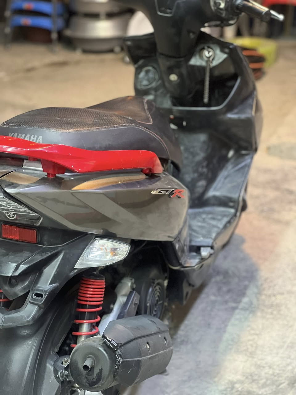 سلام عليكم شباب جيتي أر للبيع داراجه حلوه نضيفه مكفوله مكينه وكفر وكهربايات كامله كل نقوص ما بيهه سعر 900 وبيهه مجال بكاني مدينه الصدر ***********
