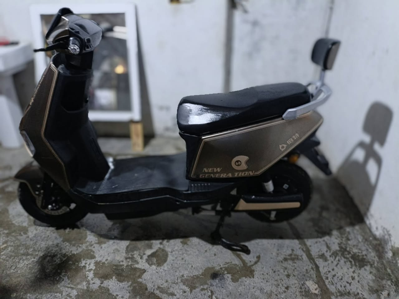 دراجة شحن للبيع ستعمال شهر مواصفات
اي عطل مابيها سرعة 40 بطاريات 6 العنوان بغداد البياع الشرطة 
الخامسه الدوانم للتواصل واتس اب  على هذا الرقم راعي الدراجة ***********  الدراجة نضيفه السعر 800 الف دينار بي مجال
