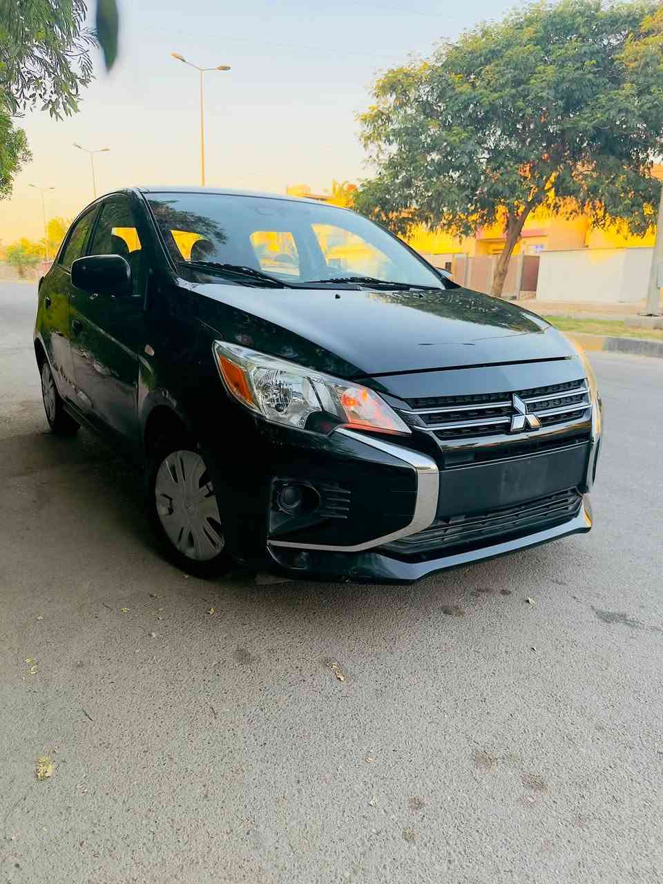 سلام عليكم 

للبيع وبسعر مُناسب 
 
سيارتي مسيوبيشي ميراج موديل 2023 تحكم ستيرن بالجهتين كامرة خلفية اصلية ( بلادية ) شاشة چبيرة بلوتوث وUSB بيها رادار امامي مانع للأصتدام وبيها مانع تزحلق وABS ما يخليها تشحط و4 جامات مال الابواب تصعد وتنزل كهرباء 

طبعاً السيارة ما مصبوغة أبد والايرباكات ما طاكة 
( يعني جميع الايرباكات سليمة ) بس للامانة مصلح بيها شوية على البارد وبفضل الله السيارة جديدة بعدها وعلى وضع الشركة المحرك والكير كلهن على البلاد وكذلك الكهربائيات والحدادية مالتها مال سيارة توها طالعة من الشركة وما ملعوب بيهن ابد ودهن كلة اصلي اديرلها 

ومكاني بغداد وهذا رقمي ***********
