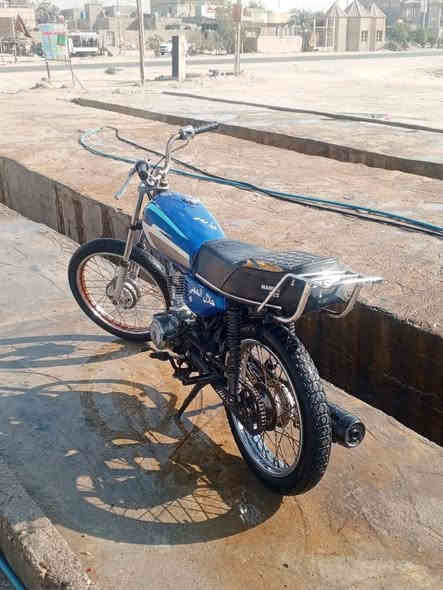 السلام عليكم دراجه ايراني للبيع كلك كلك كلك العنوان البصره الهارثه السعر ب 200 و بيهه مجال حك الجيه
