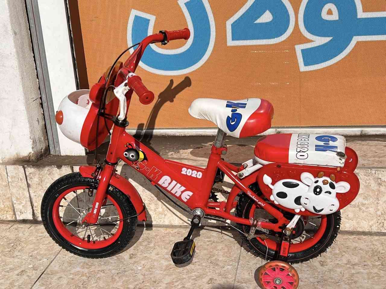 باسكيل حجم 12 شرط نظافه بدون اي عيب شلونه بل صوره هيج سعره 25 نهايته وقفله شراي خابر وتدلل *********** ملاحظة اروس شعندك باسكيل عاطل لو حته صغير تحياتي للجميع
