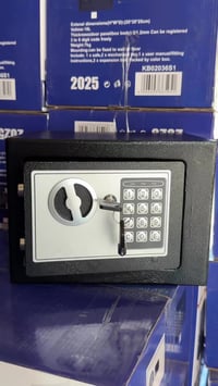 تخفيضات تخفيضات ام 35 صارت ب 30 والتوصيل مجاني #قاصه الحجم آلمني ( صغي...