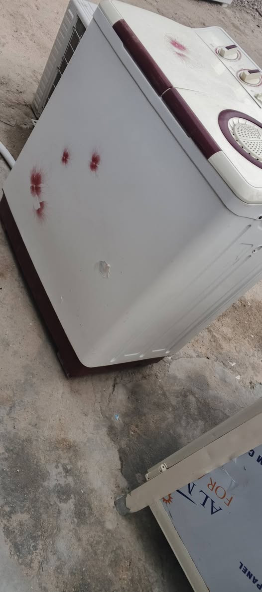 سلام وعليكم
للبيع قراظ كلها شقاله وعل فحص 
 مكاني البصرة شارع القائد 
واتساب ***********
