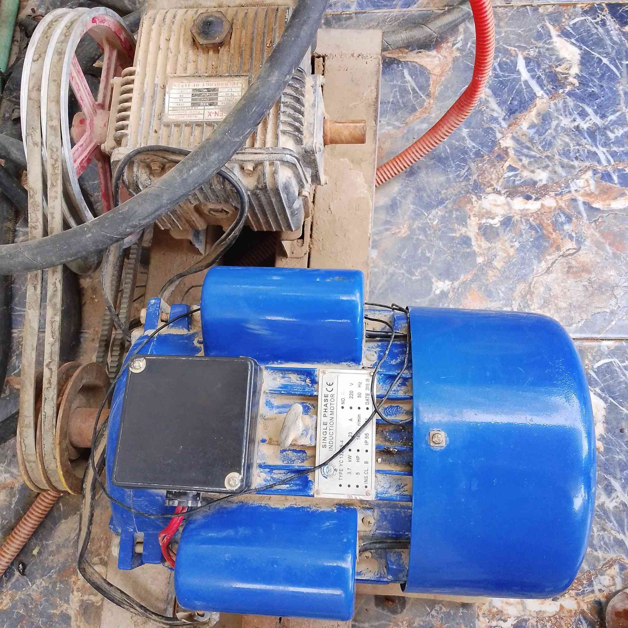 متطور غسل جديد اخو الجديد شرط وماطور امريكي الصلي شرط ومدكه جديده بل الجيش اريد ابيع قيم وأخذ بل البرضه بي الله وانا خادم  مكان شطره ***********
