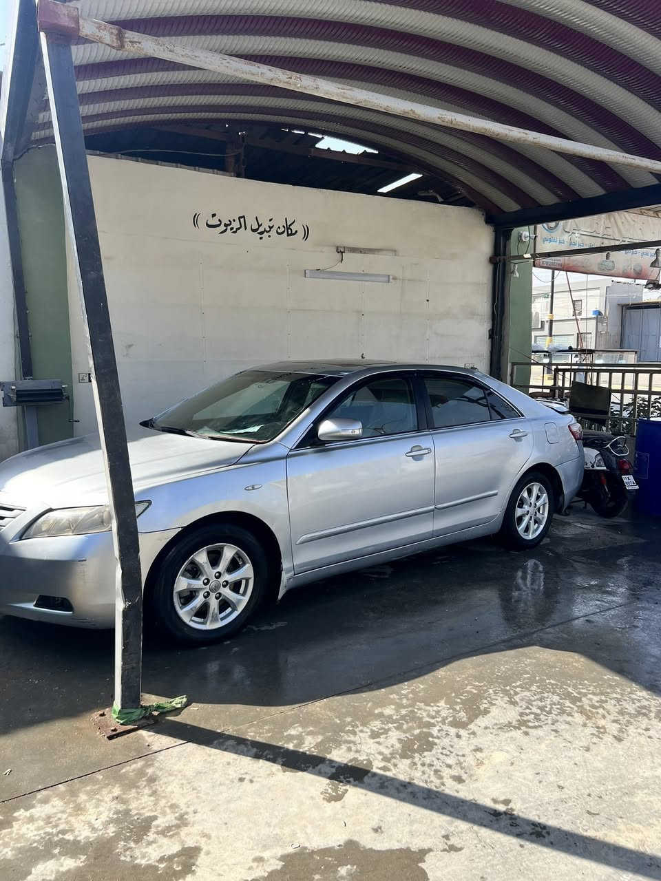 السلام عليكم 
كامري خليجي فئة Glx 
مصبوغه 
حداديه 100%
كير مكفول 
شواصي ولغود مكفوله من الكص والتعمير 
مكينه بيها خيط بخار 
تايرات جدد 
ما بيها كل نقص 
السعر 70 بيها مجال قليل 
كربلاء الحسينيه 
***********
