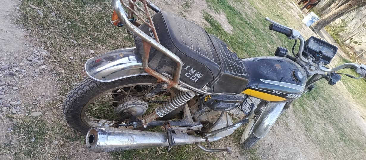 دراجه ايراني 4 كير موديل 2021
يرادلهة تعديلات بسيطه و بيه خلل بلهندر بسيط 
كلشي بيه شغال الضوة و التاير جديد زنجيل جديد 
بس بدون اوراق متوازي على بيعتها سعرها 175
ما متواجد خاص 
*********** وتساب 
*********** اثير
