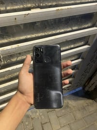 للبيع جهاز Infinix Hot 12i 🔥 الشاشة مكسورة ومماثرة بس اللمس شغال طبيعي...