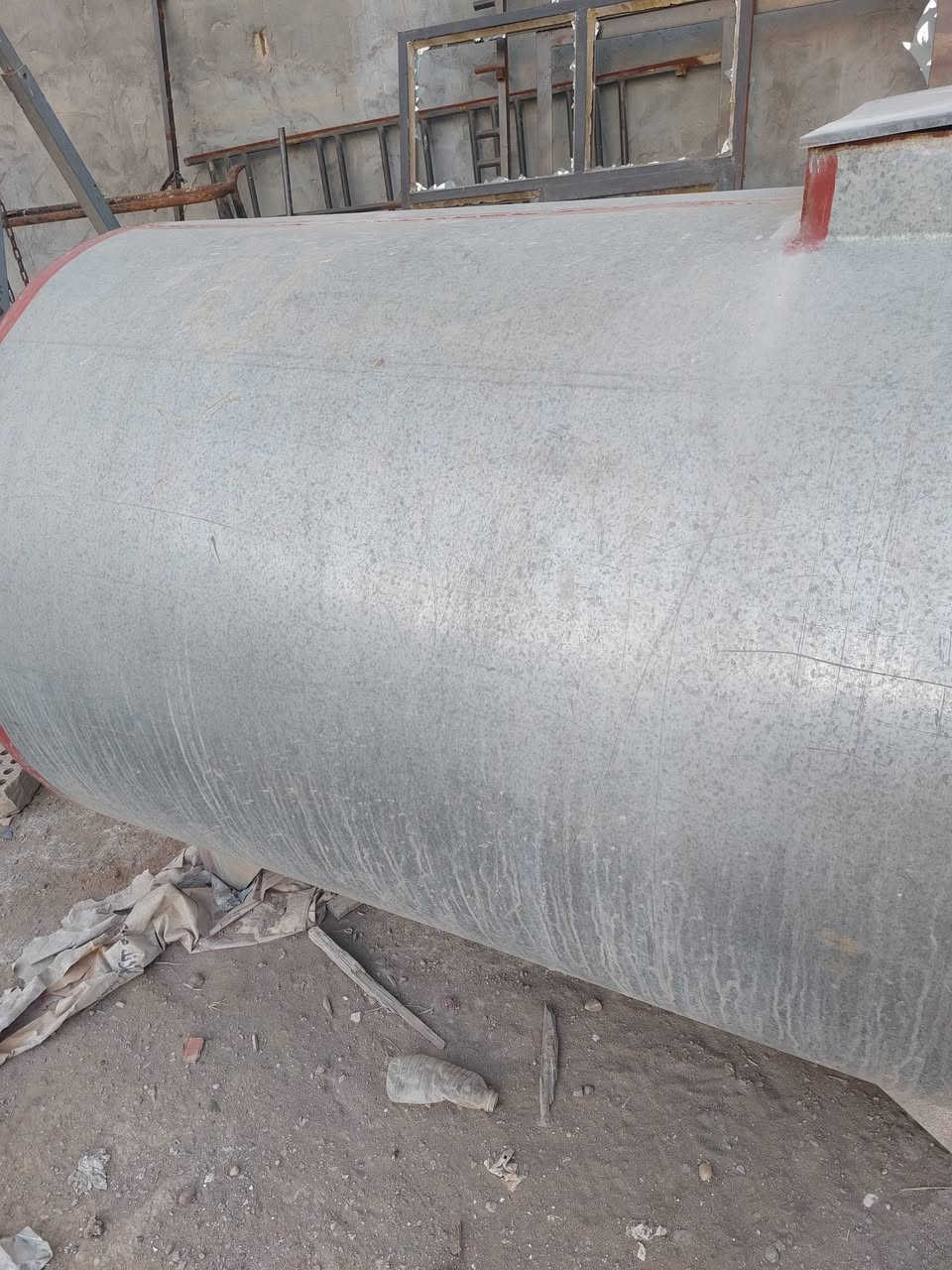 دانكي ١٦٠٠ لتر بيه
شباك عدد ٢ بدون مع حديده للبيع 
العنوان 
بغداد الشعلة رئاسة الوزراء 
***********
