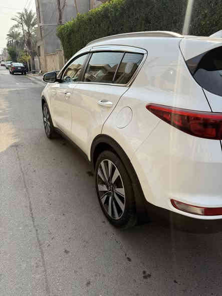 اسلام عليكم للبيع كيا سبورتج موديل 2018استلام شركه سياره كفاله من الصبغ والبارد والتبديل مواصفات معروفه بصمه سياره جديده بمعنى الكلمه السعر 195ورقه وبيه مجال مكاني العطيفيه الثانيه شارع الدامرجي هـ***********
