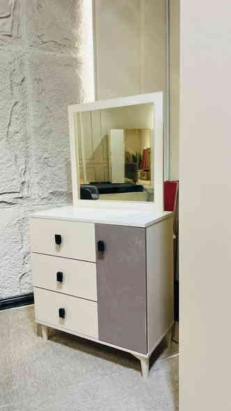 غرف نوم تركي 5قطع السعر 600الف مع النقل والشد داخل مركز البصرة مجاني الاستفسار ***********
