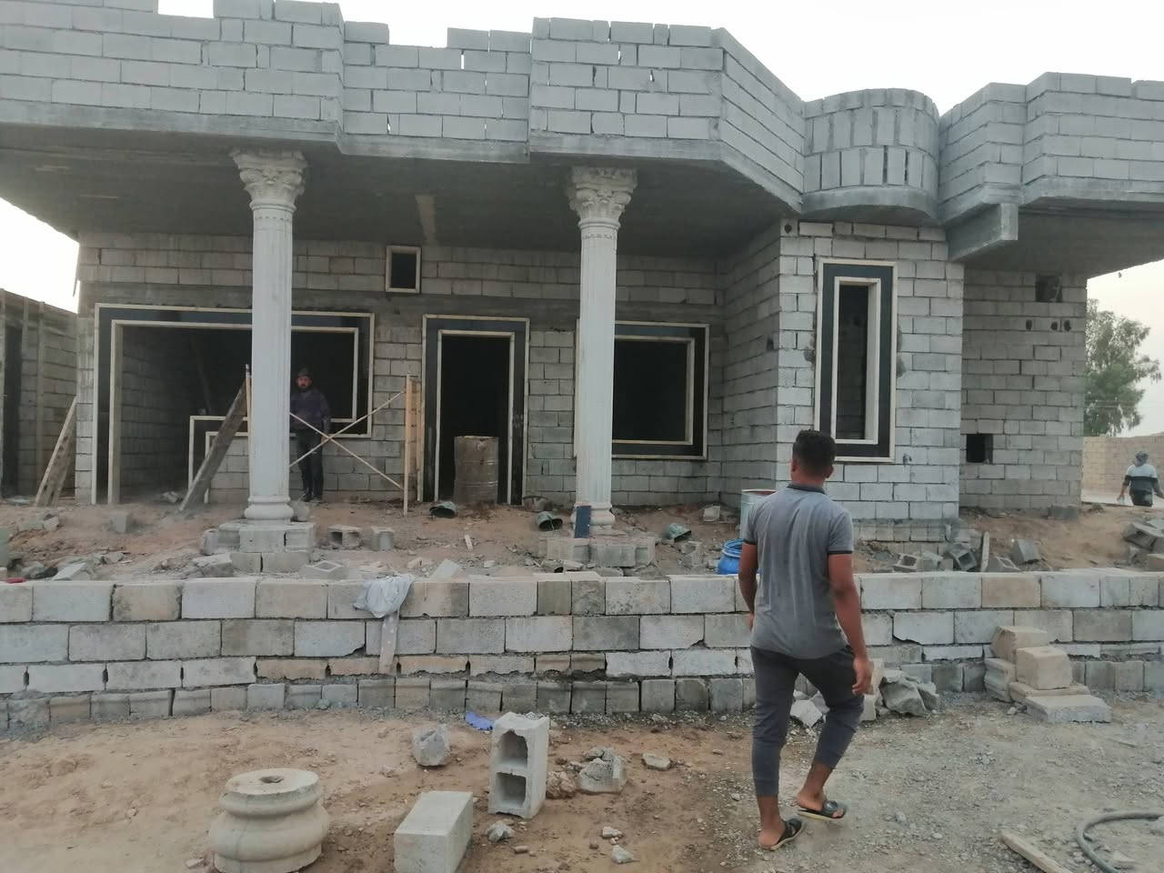 يوجد كادر حجر حلان بسعر مناسب شغل شرط هندسه من يرغب بل عمل يتصل عل خط و الخاص مفتوح ***********
