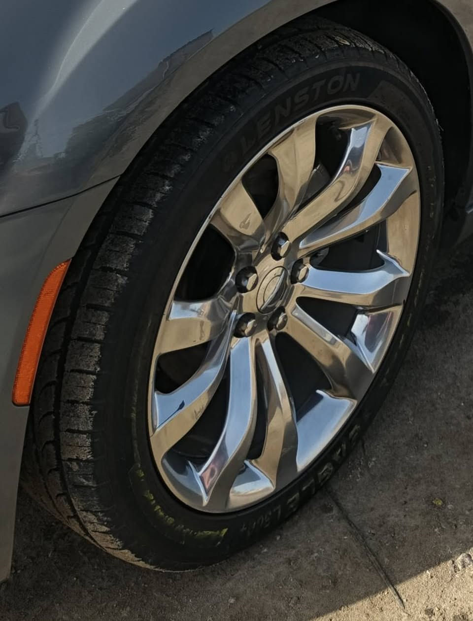 السلام عليكم حبايب ويل موزه 20 اوبامه البيع تخم هوه وتخم تاير جديد مكاني البصرة  المدينه  الهاتف ***********
