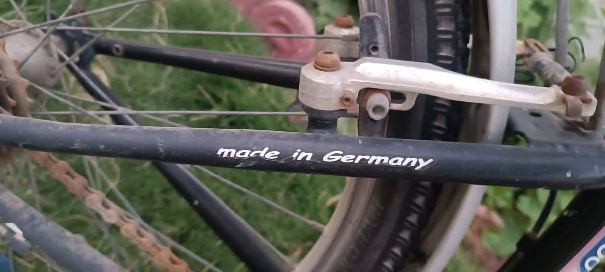 السلام عليكم
دراجة ikarus الماني اصلي
السعر 120 بس مجال 
مكاني السيدية 
*********** واتساب فقط
