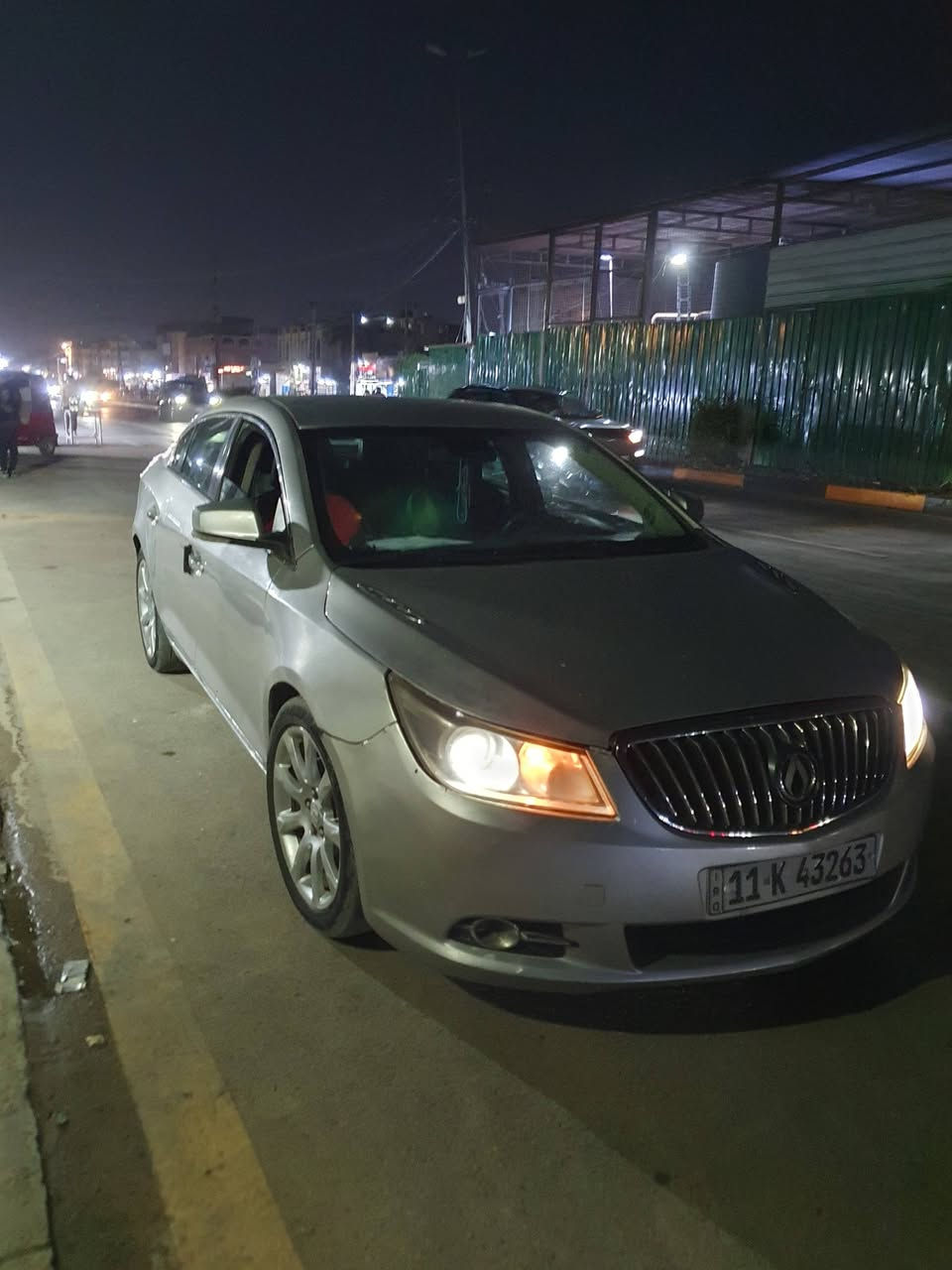 سلام عليكم سيارة أمريكي وارد كوري كير ومحرك امبالاة كير ومحرك لجيس تبريده ثلج فول شاشة بلاد كشنات كهربائي تبريد تفئة بل كشنات مري كهرباء وشفط بصمة تشغيل وبواب باتري جديد صدر امامي خلفي تمام اتصال ***********  سعر ٧٥ وبيها مجال
