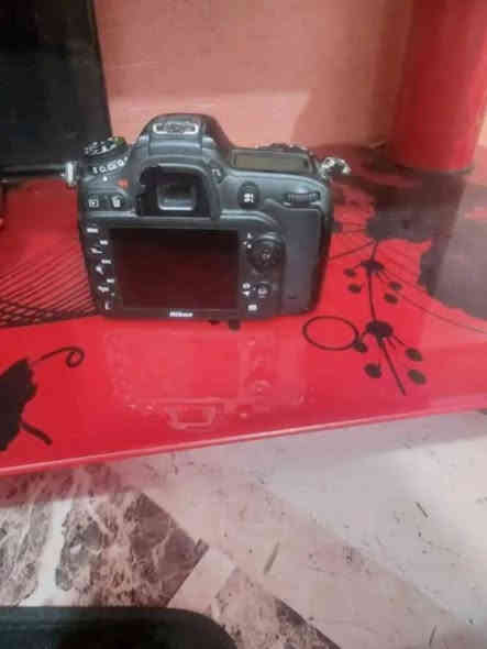 السلام عليكم نيكون7200للبيع
مع فلاش خارجي وكامل ملحقات
سعرها ٧٠٠ وبيها مجال 
رقمي ***********
يتوفر توصيل لجميع المحافضات
