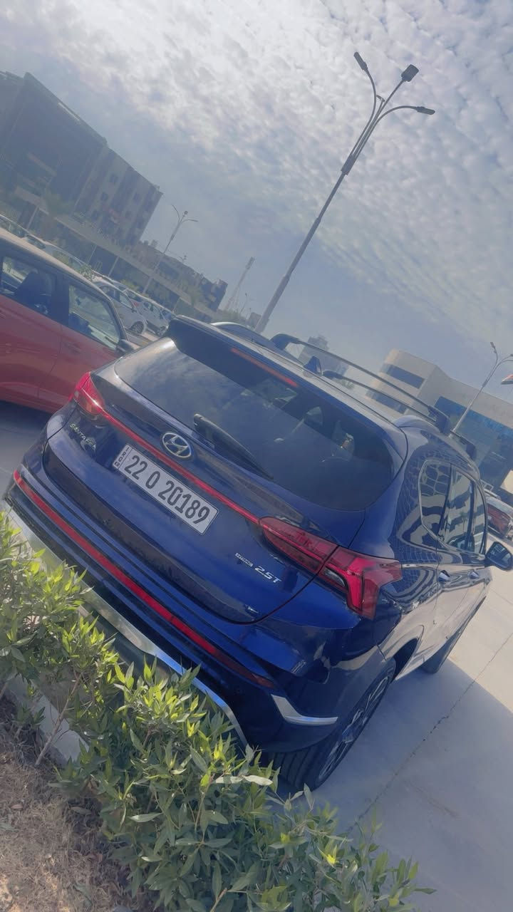 للبيع هيونداي سنتافي 2023 فئة ( كالكرافي 1/1 ) بيع مستعجل 
رقم اربيل دخول وترقيم جديد 
فول مواصفات (VIP) اعلى خط انتاج🔶
2023 SANTA FE Calligraphy
🟩 السعر 225 $بلاش سياره كلين زيرو 
صور الحادث بلمنشور 
بصمه عدد2
🛑السيارة رقم اربيل الجديد بأسمي   
ماشية :17 فقط 
سياره صار بيه صبغ فقط طرف البنيد جدا بسيط 
المواصفات :
محركها 2500 " توربو 281 حصان (اقوى عزم من الستة سلندر و اقتصادي)
  كير  ٨ نمر  دبل كلج 
1- تشغيل بصمة و تشغيل عن بعد
بصمة دخول و بصمة خروج
السيارة تتقدم و تترجع من البصمة
2- فتحة سقف بنوراما 
سقف كنتارا
3- _4_كامرات 360 درجة
4- _12_ حساس و رادرات 360 درجة 
خاصية الاوتو بارك 
رادار امامي خلفي توقف ذاتي رادار جانبي تنبيه و نقاط عمياء
5- جميع الكشنات كهرباء 
جميع الكشنات جلد
كشنات امامية تدفئة تبريد 
الكشنات الخلفية تدفئة
كشن سايق خزن وضعيات
مع بردات خلفية بلاد
6- اشاير بالمري
مري شفط 
مري قلاب مع البك
7- شاشة كبيرة معَ نظام سماعات هارمن كاردن 16 سماعة
مع نظام Apple CarPlay, Android Auto
ايضاً انارة محيطة داخل السيارة متغيرة الألوان 
مع نظام شحن وايرلس للهاتف
ايضاً اوامر صوتيه
8- اربع انظمة قيادة (سبورت ،كومفورت ، ثلجي ، سمارت)
عداد السرعة في شاشة السائق يتغير حسب نظام القيادة
مع نظامHTRAC ( الدفع الرباعي)
مع نظام نزول المنحدرات
9- هاند بريك بصمة
نظام اوتو هولد
10- داتشو بالجامة الامامية للسائق لعرض السرعة و تحذير المسارات
11- لايت امامي اربع عدسات زنون عالي ناصي مع لد نهاري 
بك لايت لد 
اشارة ترحيب عند الاقتراب من السيارة
12- صندوك شفط كهرباء ايضاً فتح تلقائي 
14- كامرات اشارة في شاشة السائق 
15- ويل كب حجم 20
16- نظام اطفاء و اعادة تشغيل الاقتصادي في الأزدحام 
17- تدفئة بالستيرن ، شفتات بالستيرن
المواصفات ما تخلص بيها بعد 
للبيع فقط مكاني بغداد البنوك او شارع فلسطين
***********
