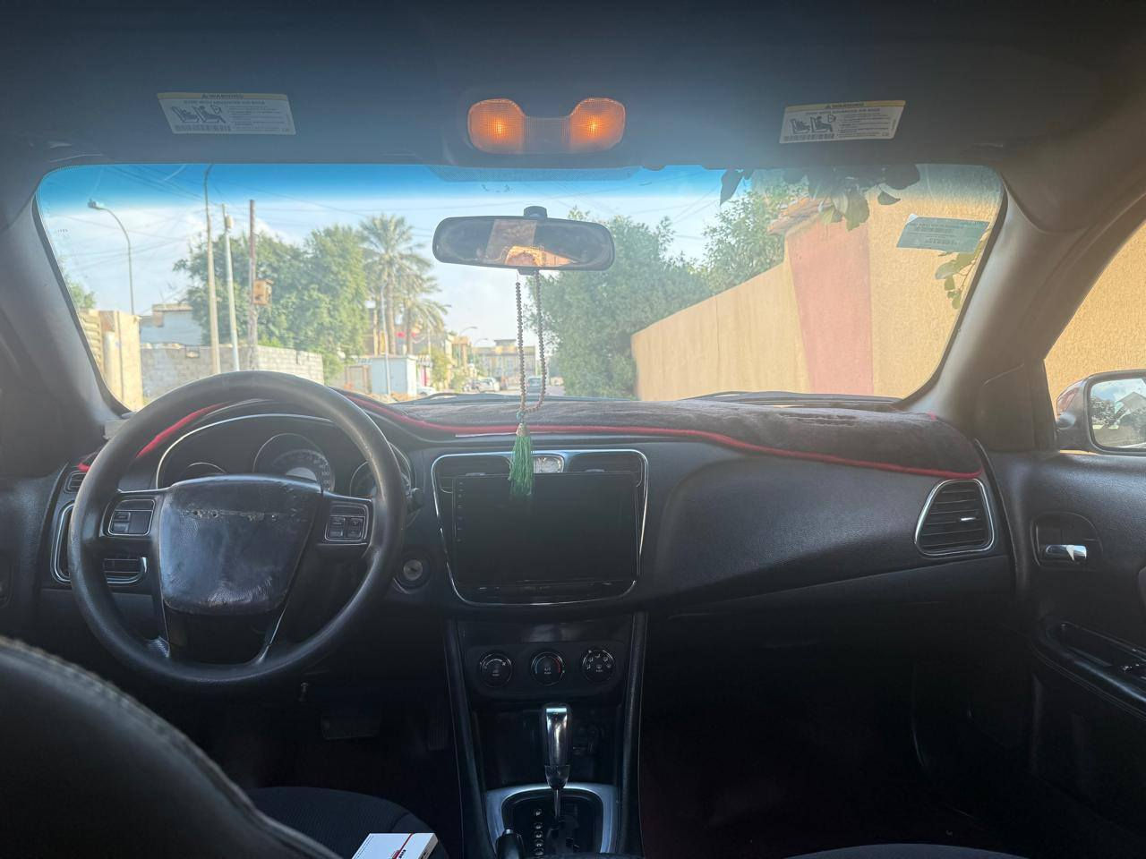 سي 200 موديل 14
محرك 3600 حداثها دعاميه اماميه فقط 

صبغ دعاميه وبنيد فقط ***********
