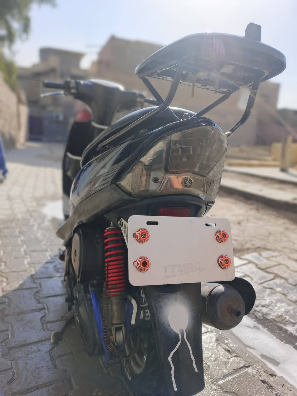 السلام عليكم أخوان 
دراجة ماكس عدله للبيع  بوشه 49 نضيفه ما مفتوحة  استخدام شهرين محافظة البصرة قضاء المدينة السعر خاص  ***********
