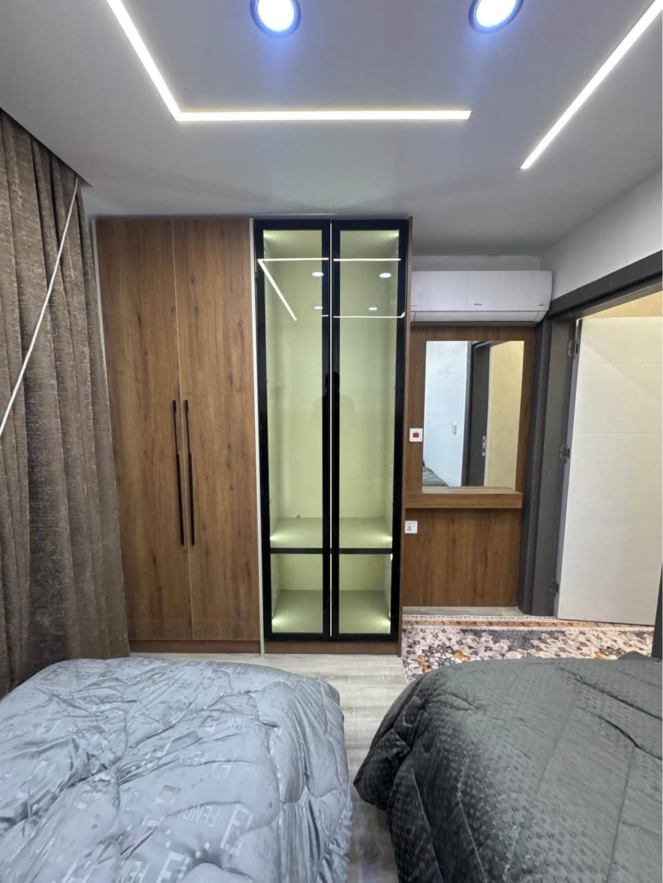 شقة اربع غرف وصالة  
مساحة 173 متر
الايجار 1000$
مجمع لايف تاورز
للاستفسار:
*********** أربيل, العراق
