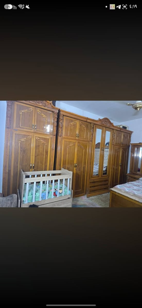 غرفه اخشاب تزكام جديده اخذتهه ب ٣ ملايين و١٠٠ مصارلهه هواي وبعدهه بالنايلون مالتهه وسبب البيع الانتقال الى غير محافظة..طول الكنتور مع الملحق ٥ امتار الا شويه والسرير ٨٠ ×١٠٠ سعر البيع مليون و٤٠٠ وبيهه مجال بسيط الاستفسار  الاتصال ع رقم *********** بغداد .. البلديات
