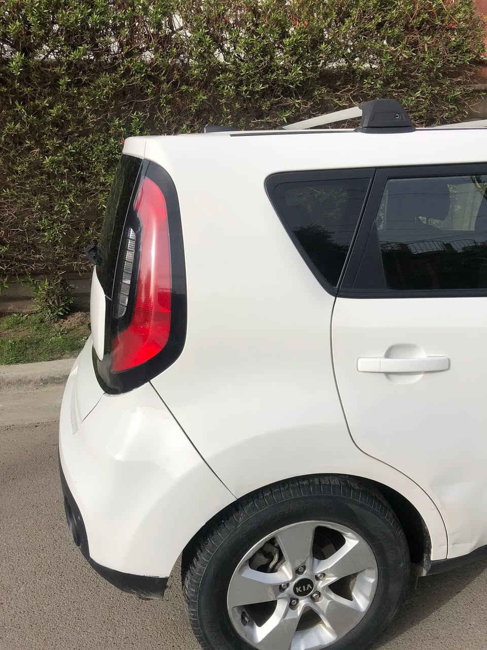 السلام عليكم من رخصة الادمن 
للبيع كيا سول موديل 19
محرك 2.0  gdi 
ماشية 75 الف ميل 
السيارة كير محرك صدر  جديد عليها منضومة غاز 
السيارة كشنات جلد تحكم ستيرن جهتين مثبت سرعة شاشة كبيرة تدفئة تبريد السيارة جاهزة 
حادثها باب و جاملغ خلفي جهة سايق و صور الحادث موجودة و هنا وكع باب على البنيد مرجع على البارد السيارة كشرها بي ملاحظات 
سعرها 120 و بيها مجال للشراي مكاني بغداد المنصور 
الهاتف *********** بي واتساب للاستفسار اكثر
