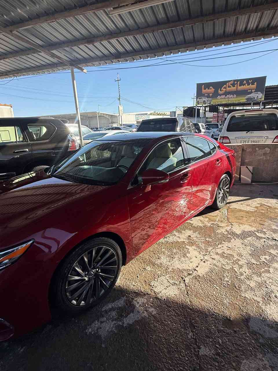 موديل 2017 وارد امريكي العنوان السليمانيه جير ومحرك كفاله
فول مواصفات السعر 185 وفيها مجال 
ماشي 150,000 كيلو متر 
***********
