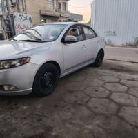 كيا فورتي ٢٠١٣ رقم ديالئ بسمي سونار موجود  وهاي طخه بل باب سنويه جديده...
