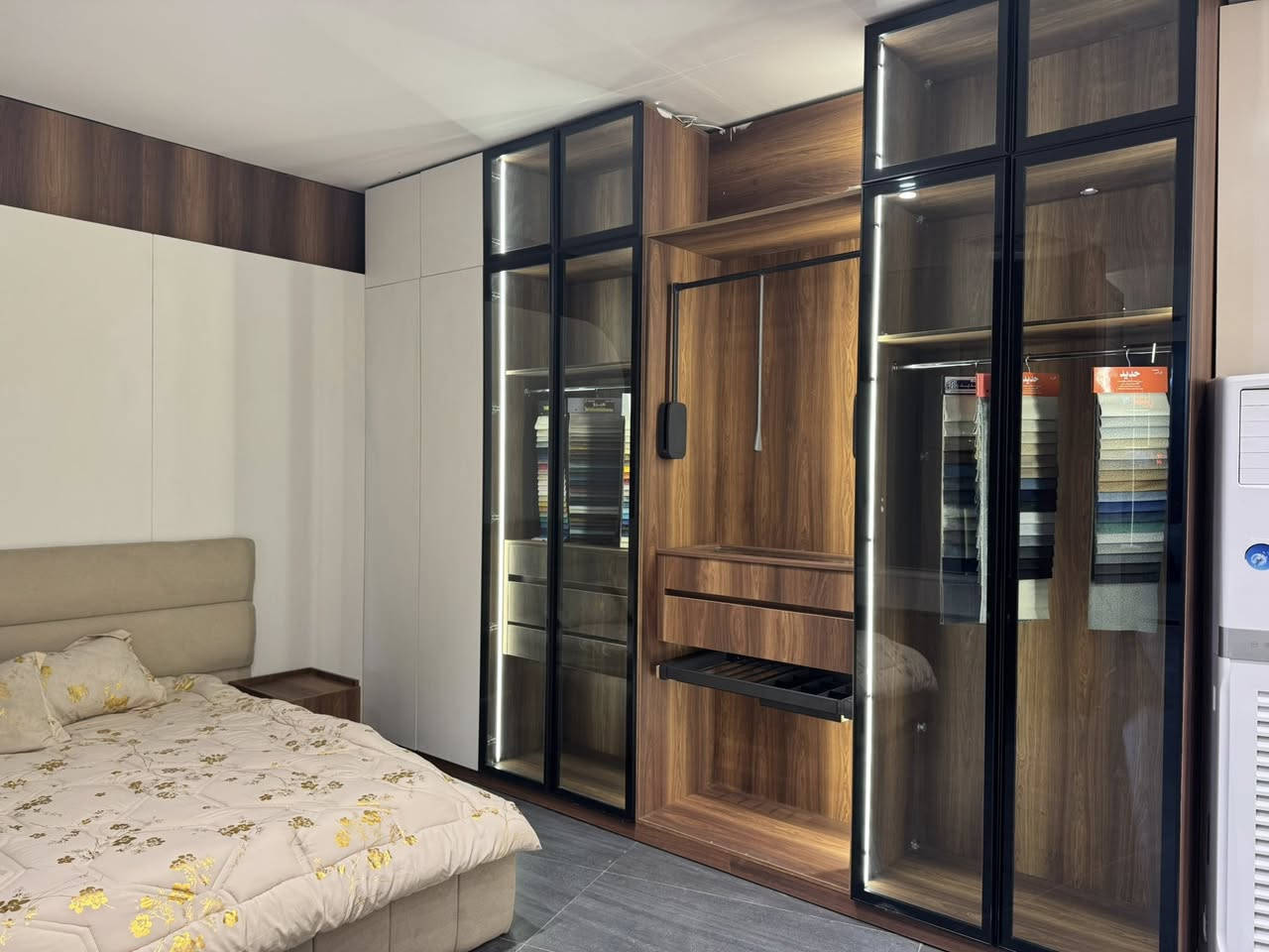 غرفة نوم للبيع بسعر مناسب جدا الغرفة مشدودة بمعرض مال اثاث 
سبب البيع : تغير الاثاث المعروض


**إذا كنت صاحب هذا الإعلان وتريد حذفه لأي سبب، رجاءا أرسل رسالة إلى الدعم الفني**