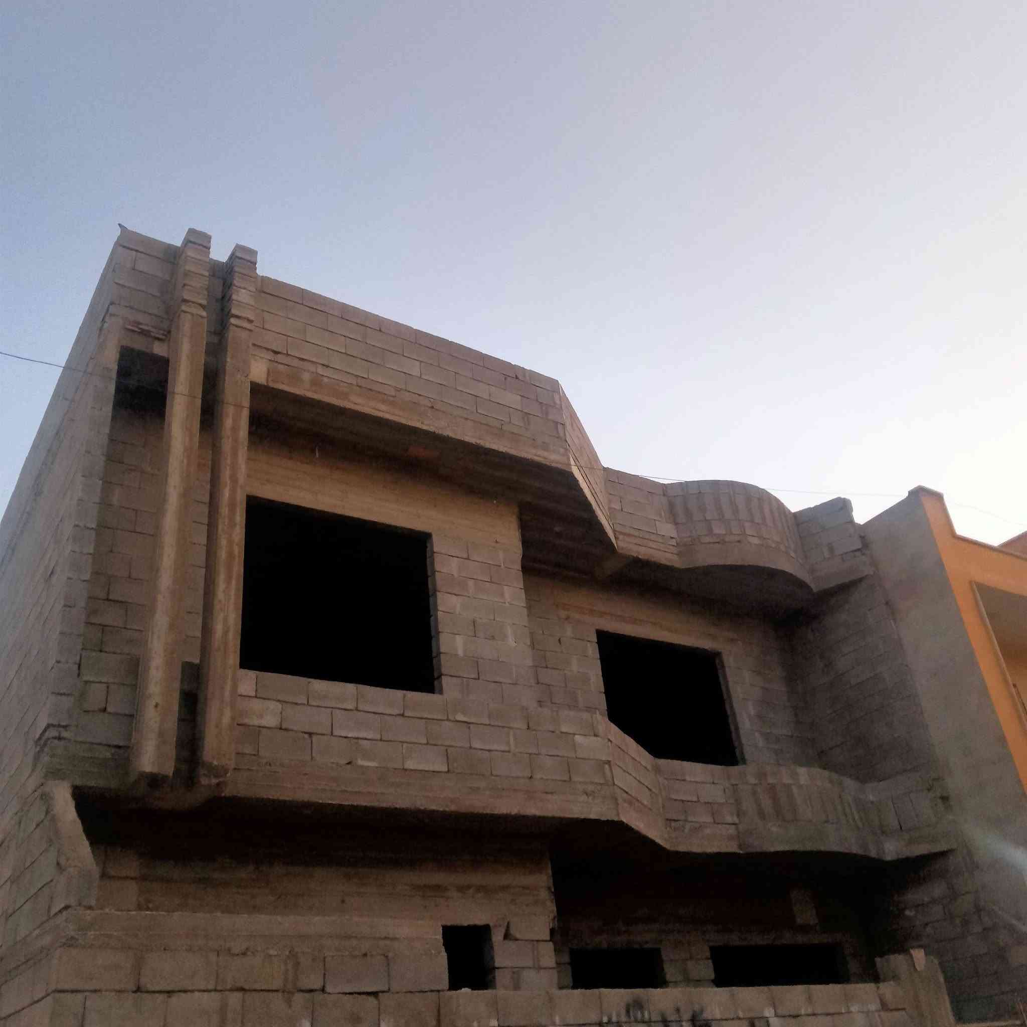 عروض مكتب انوار الخير
هيكل للبييع طابقيين حي الملاين الولى خلف الكمرك مساحه ١٥٠م
يحتوي على
استقبال ومطبخ وهول و٦ غرف نوم وصحيات
اي استفسار زيارت المكتب 
اوالاتصال على الارقام 
***********
***********

