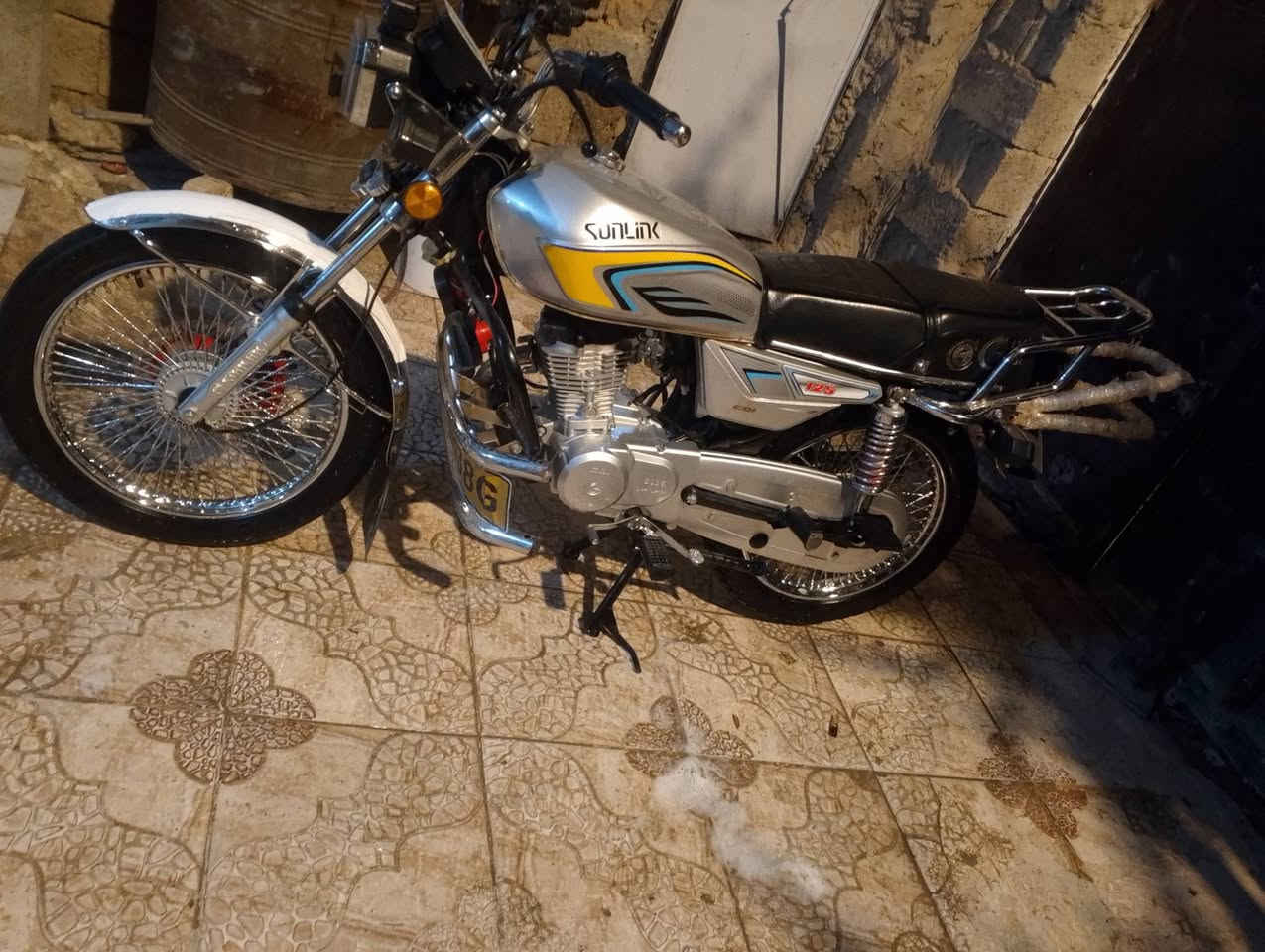 دراجة تايكر للبيع موديل25
شراي يتصل اي نقص مابيها فقط شاشه محتركه 
سعر 775مابيها مجال 
عنوان ديالى بعقوبه
***********
