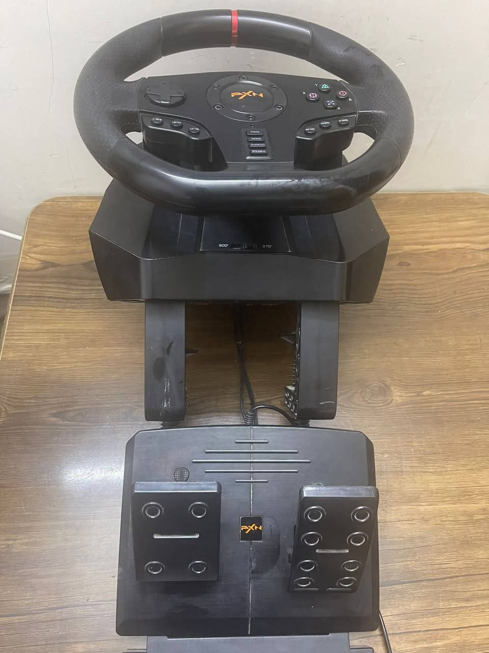 سلام عليكم دركسون ألعاب PXN V9 مع دواسّات وشيفتر، يدعم PC/PS4/Xbox/Switch (نظافة 100%). زاويه دوران 900 درجه 
و 270لالعاب السباق اهتزاز مزدوج(Dual Vibration) لشعور واقعي وية اللعب.
السعر 70 الف


**إذا كنت صاحب هذا الإعلان وتريد حذفه لأي سبب، رجاءا أرسل رسالة إلى الدعم الفني**