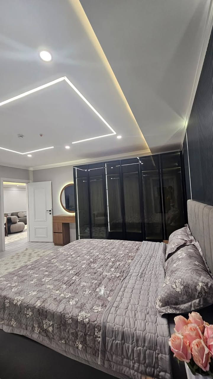 🔹شقة مؤثثة للأيجار وللبيع  🔹
-في مجمع واو تاورز 

-بموقع ستراتيجي و علی شارع 100م

-قریبه علی جامعة جیهان و تیشك و لوبناني فرنسي مقابل بنك جيهان

-تتكون من 👇

-ثلاث غرف نوم 

-صاله 

-مطبخ 

-صحيات

-طابق 13

-واجهة شارع 100

- مجمع بها كراج لوقوف السيارات و حدیقة 
- ماي وكهرباء ۲٤ ساعة 
وكل الخدمات موجوده بالمجمع

للاستفسار اكثر اتصل علئ الرقم التالي ***********
