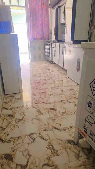 🏡 بيت للبيع – حولي الجامعة

📐 المساحة: ٤٠٠ متر – سند ٢٥
🔹 يتكون من مشتملين (٢):
السعر  ١٠٠ وبي مجال للشراي 
كل مشتمل يحتوي على: غرفة نوم + صالة + برّاني + مطبخ + صحيات داخلية وخارجية
🌳 حديقة واسعة ٢٠٠ متر

📍 الموقع مميز قريب عن شارع : حولي الجامعة – أقرب نقطة دالة أسواق اليمامة أو باب الجامعة الخلفي
📞 للاستفسار الاتصال برقم
***********
