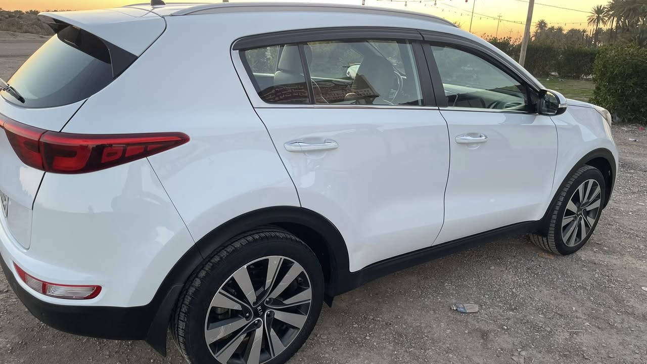 السلام عليكم سبورتج 2019خليجي
مكفوله بيه بس بارد سونار مرفق 
ماشيه 100
سعر 182وبيه مجال حك الجيه
المكان بغداد حي الجامعه 
***********
***********
