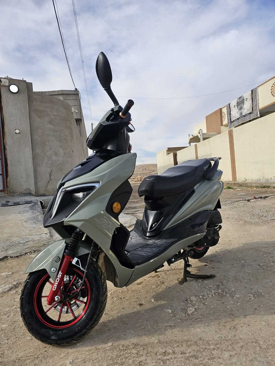 ماطور للبيع موديل2024
مكينه مامفتوح كلشي شغال شرط السعر450بيها مجال
رقم الهاتف ***********
***********
