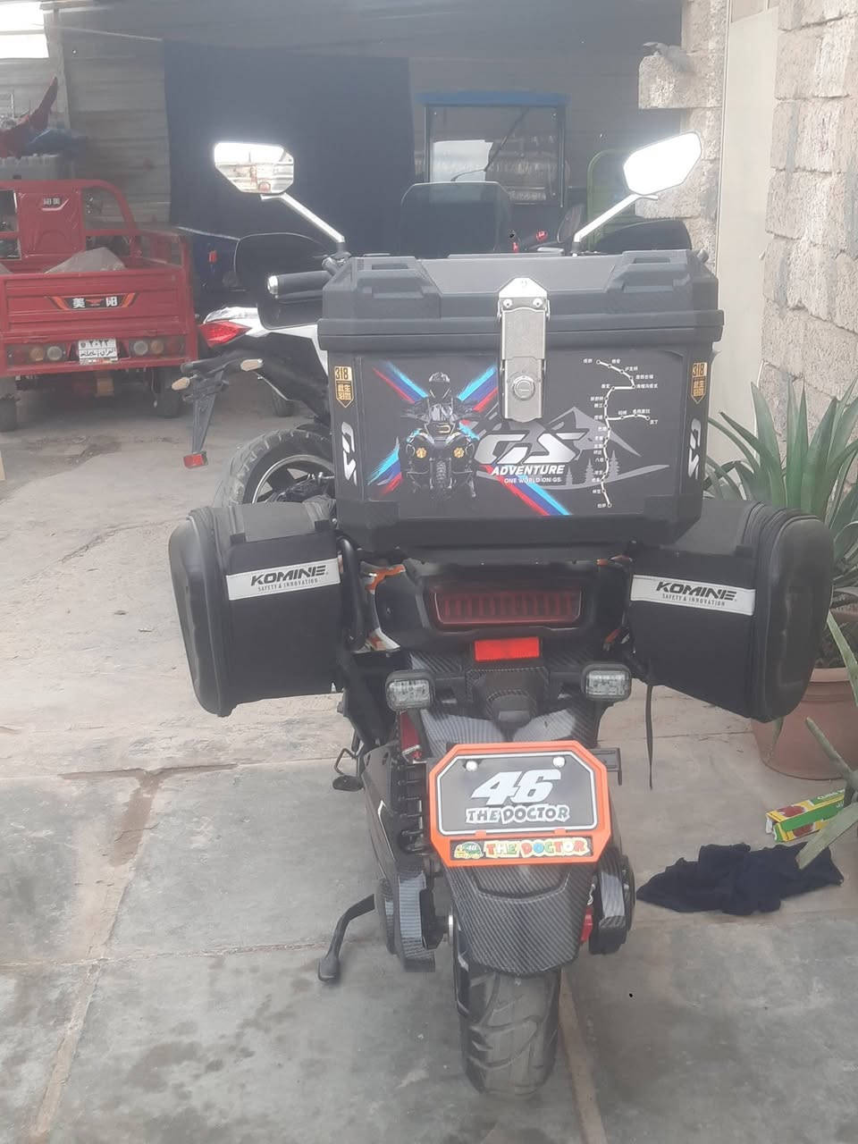 دراجه شحن بطاريات مسطرة الدراجه جديده مستخدمه قليل سرعه ١٠٠ حقيقي تمشيك بالشحن ٧٠ كم سعر  ١١٠٠ قفل 
مكان الفارس بصف مدرسه الخطاب 
 ***********
