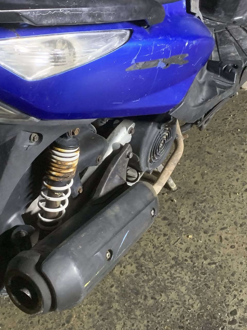 السلام عليكم دراجة ماكس ثعلب 140درجة شلعة ومعدل سلف بصمة خير من اللة يرادلهة بكلايت اماامي وشاير فقط مكينة بلادية كلچات رياضة كفلكياهة من سرقة سعر 400وبيهة مجال الشراي مكان بغداد مدينة الصدر رقم ***********
